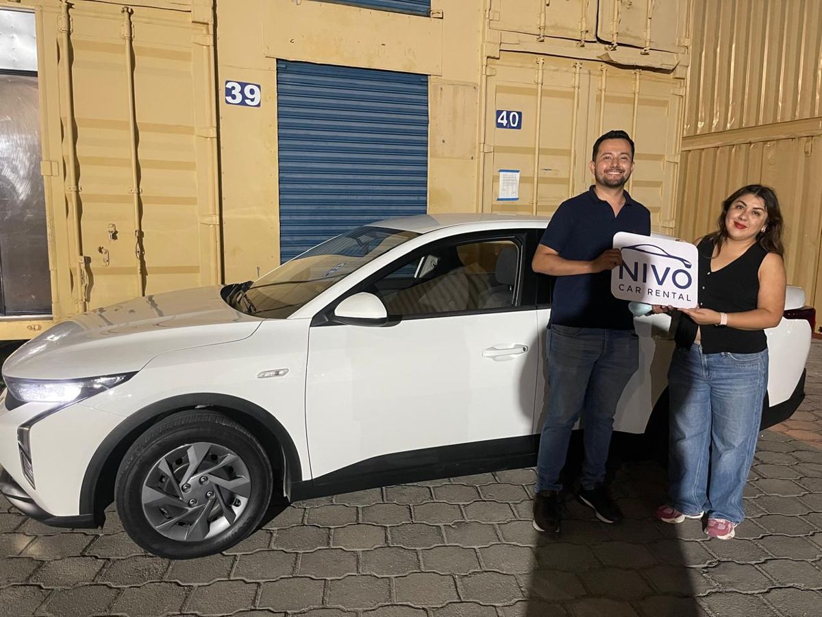 Cliente feliz de Nivo Car Rental en Cancún — entrega Julio 6